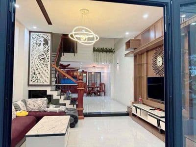 Cho thuê nhà 3.5 tầng hoà xuân gần ngay nguyễn phước lan