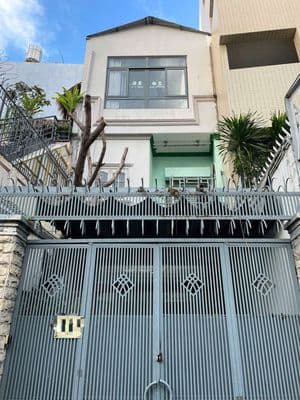 mặt tiền trần hữu trang f11 phú nhuận
