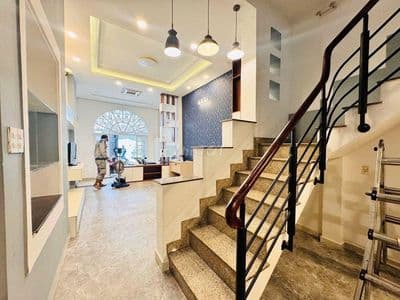 Cho thuê nhà mới đẹp đ.dương quảng hàm_4 tầng_xe tải_kinh doanh tốt