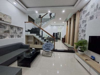 Cho thuê nhà 2 tầng: đường nguyễn xiển - 3 phòng ngủ - đủ nội thất