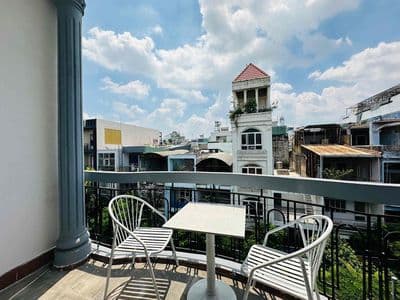 Duplex ban công ngay trung tâm quận 3