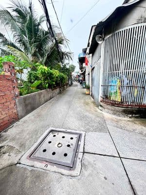 Tôi cần bán nhà hẽm Bùi Văn Ngữ gần chợ Ngã Ba Đông Quang 92m2, nở hậu