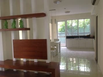 cho thuê chung cư Tân Hương Tower 3PN Diện tích lớn100m GIÁ 10,5 Triệu