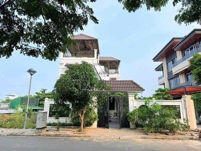 Cho thuê nhà sân vườn 4 phòng ngủ nam nha trang giá