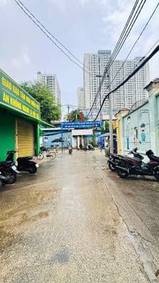 Bán gấp nhà hẻm xe hơi, 144 Nguyễn Khoái , phường Vĩnh Hội, Quận 4
