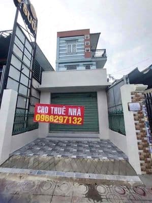 Cho thuê nhà 3 lầu Mặt tiền Trần Hưng Đạo dtsd 130m2