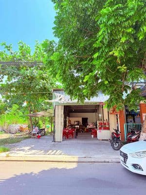 Bán đất tặng nhà đang cho thuê đầu đường Đô Đốc Lộc Hoà Xuân giá rẻ
