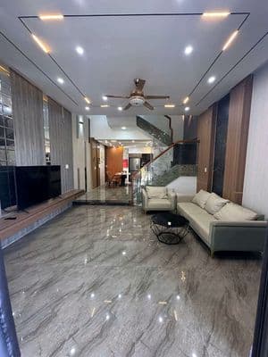 Cho thuê nhà 3 tầng mặt tiền đường Hoà Minh 19, full nội thất