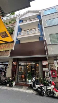 Nhà mặt tiền đường Hoa Huệ p7 phú nhuận