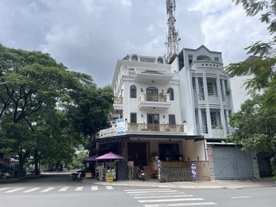 Cho Thuê Villa 8x20m Hàm 4 lầu Full nội Thấy đường 56 BTĐ