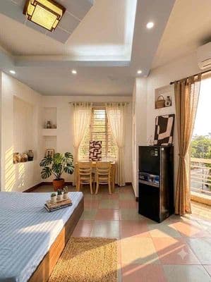 Studio ban công thoáng mát ngay gần công viên làng hoa