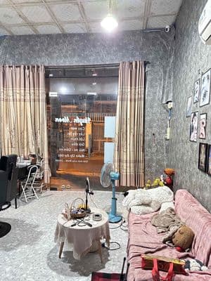 Mặt bằng kinh doanh+ ở sát chợ Hoàng Gia