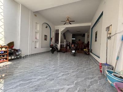 Nhà 3 tầng đường nhánh Lê đức Thọ P6, GV. dt 5x13m. hxh. chỉ 6ti9