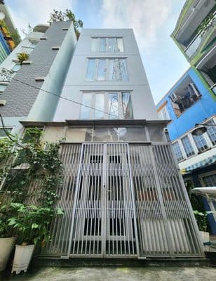Quận 1 nhà 4 tầng DT 4,2x6m giá 8,9 tỷ ,xe hơi tới nhà.