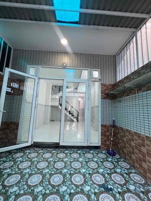 Cho Thuê Nhà DT 4x22m 1Trệt 1Lầu 4Pn 3Wc Sân Đậu Xe Hẻm Ôtô Nhà Mới