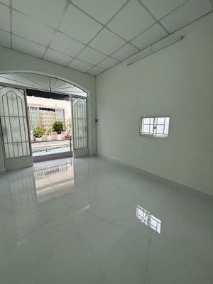 Nhà Huỳnh Văn Nghệ chỉ nhỉnh 2 tỏi 1 trệt 1 lầu