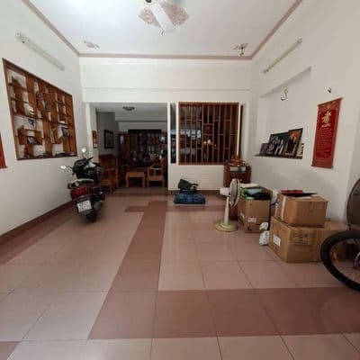 Cho thuê nhà 2 tầng 3pn mặt tiền gần tiểu la