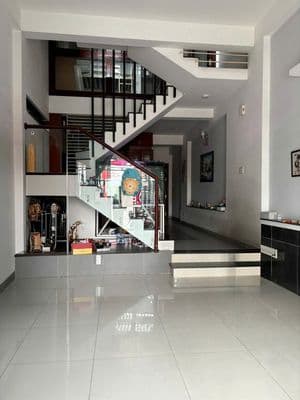 Nhà mặt tiền 3pn 3wc - nội thất - ngay cao đẳng bách khoa - hiệp bình
