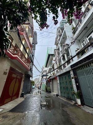 Đường xe hơi thông - Nguyễn Văn Lượng - 5 tầng lầu - Cần Bán Gấp