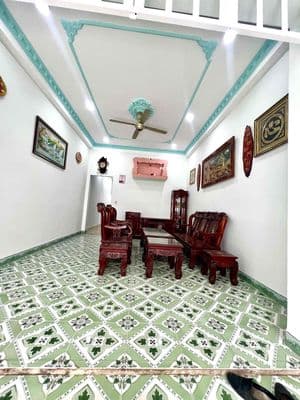 Cho Thuê Nhà Nội Thất DT 4x20 1Trệt 1Lầu 3Pn 2Wc Sân Xe Máy Gần Chợ