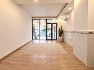 Cho thuê mặt bằng - có gác ở lại - lối đi riêng