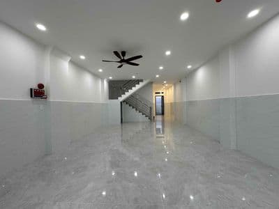 Mặt bằng cho thuê , cốt nhà mới 100% - kinh doanh tự do - ngay cmt8
