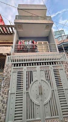 Nhà nguyên căn. Hẻm xe hơi. 4PN.3WC. gần chợ GV, giáp Bình Thạnh