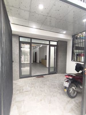Nhà cấp 4 2pn - sát chợ thủ đức
