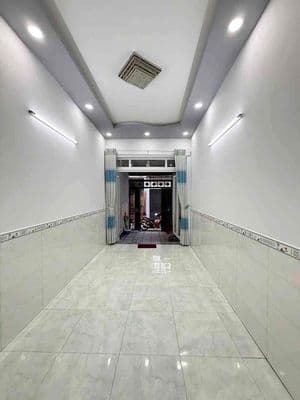 Nhà 60m² Ngay Chợ Xóm Mới Gò Vấp - HXH Tận Cửa - 3PN Giá 4.95 Tỷ