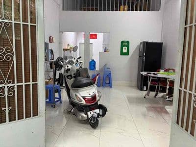 Nhà HẺM XE HƠI sạch sẽ SẴN MÁY LẠNH gần Aeon Mall giá nhỉnh 8tr