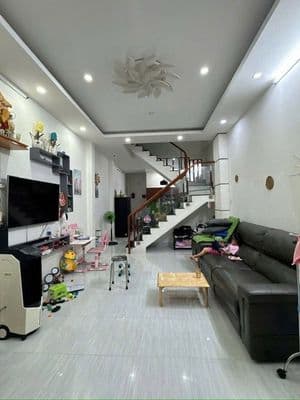 Không lỗi , không quy hoạch - dtt 160m2, 5,6 tỷ ,xe hơi, lê hồng phong