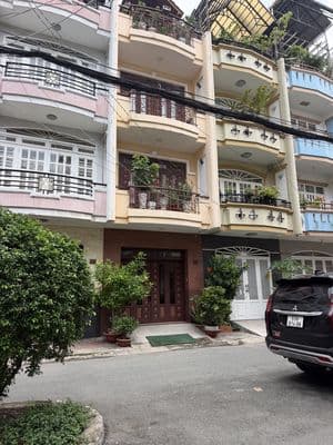 Bán Nhà 4x13,5m 1 trệt 2 lầu sân thượng
