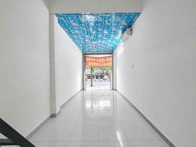 Cho thuê mặt bằng kinh doanh - có chỗ ở lại - 9tr - ngay Hoàng Văn Thụ