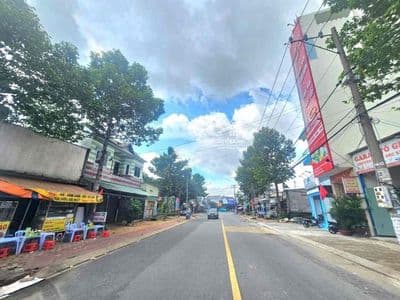 Cho thuê 300m2 đất đường Trần Quang Khải Dĩ An
