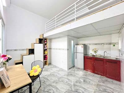Căn hộ giá rẻ full nội thất - nhà thang máy - ngay ngã tư bảy hiền