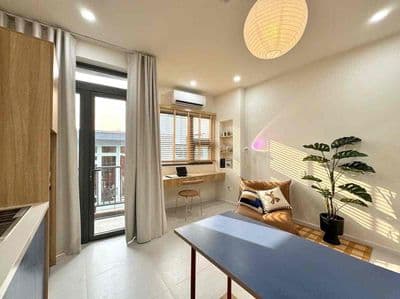 Cho Thuê Căn Hộ 1PN Ban Công Ngay Lý Thường Kiệt - Lạc Long Quân
