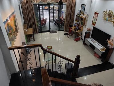 Mt đoàn văn cừ – nhà 2 tầng + tum – chỉ 5,85 tỷ