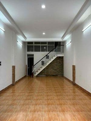 Nhà thuê 4m x 15m có 2 phòng ngủ 2 vệ sinh sân để xe hẻm 4m