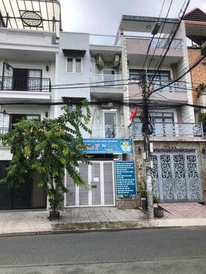 Nhà MT đường 30 đối diện công viên 4.5x20,3.5 tấm