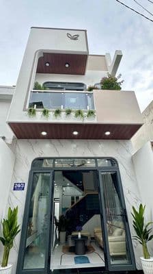 Chính chủ cần bán nhà gần chợ Xuân Thới Thượng, 2 tầng, 3 pn Sổ hồng
