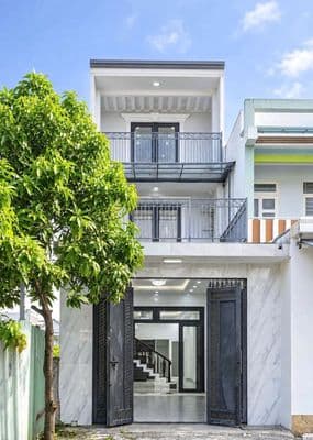 Cho thuê nhà nguyên căn mặt tiền. 1 trệt 2 lầu, dt 4×25, có 5pn