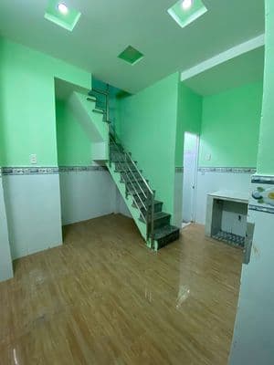 Cho Thuê Nhà Mới Xây, Gía Rẻ, 1trệt, 1lầu, Q.4, 16m2