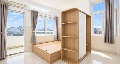 Căn hộ 1 phòng ngủ tách bếp có ban công, full nội thất thang máy