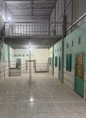 Mặt tiền lê văn lương | 175m² trệt + 30m² gác | 15tr/tháng