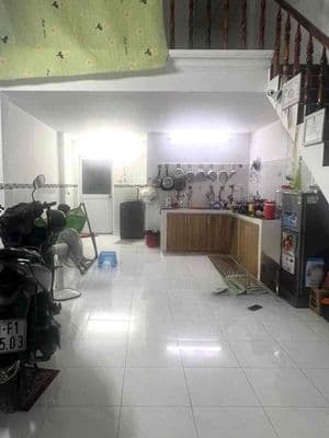 Cho Thuê Nhà Đúc Lửng..Dt:4,2x14m Có 2 pn Kín 1 p hở 2wc.Hẻm HT17.Q12