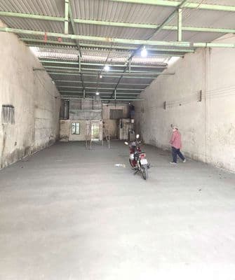 Kho,xưởng giá rẻ 300m² chỉ 20tr/t, đ xe công 40f lê trọng tấn