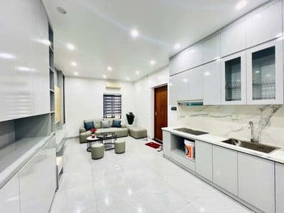Cho thuê tập thể tầng 3Lạc Trung 120m2 3 ngủ full đồ mới