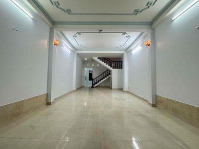 Cho thuê nhà 3 tầng Mt Kinh Doanh khu KDC Bình Dân