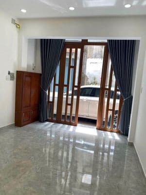 Cho thuê nhà hxh Hoàng Văn Thụ 4x9m 1 lầu 2pn - giá 15 triệu