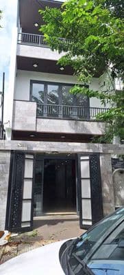 Cho thuê nhà 3 tầng đường: phạm xuân ẩn